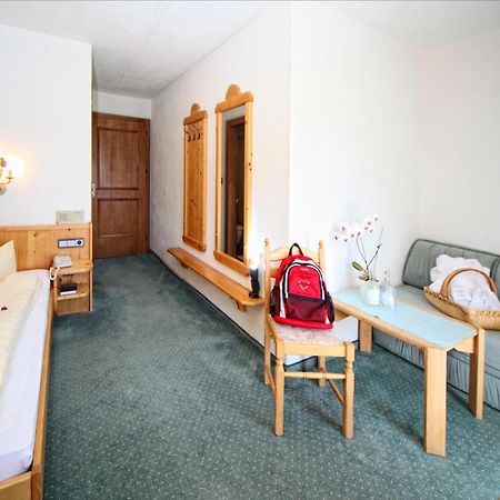 Hotel Hubertushof - Ihr Hotel Mit Herz Leutasch Room photo